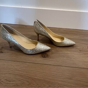 Ivanka Trump Gold Glitter Textured Heels Women’s Size 7.5 Small Heel Chic Classy